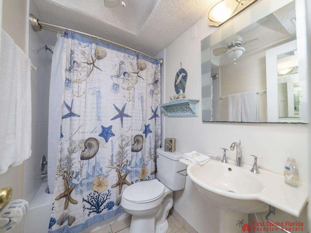 Anastasia Condo - Guest Bathroom