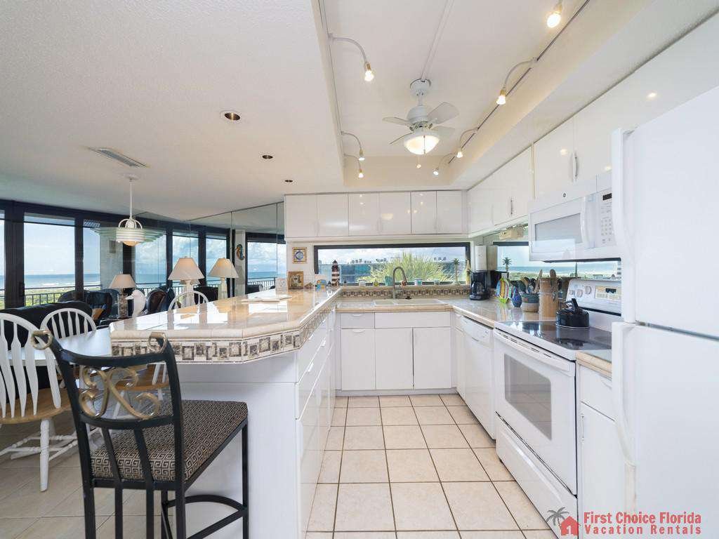 Anastasia Condo - Kitchen
