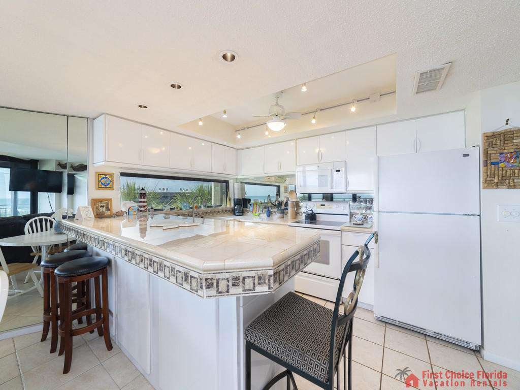 Anastasia Condo - Kitchen/Bar