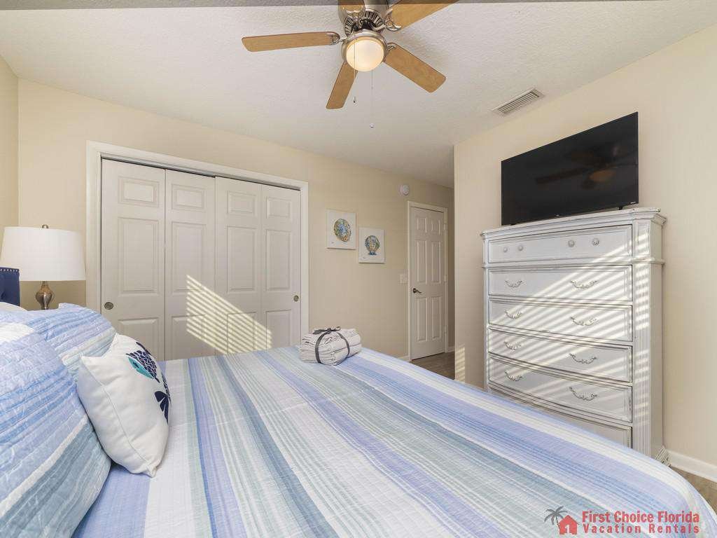 Island Retreat Unit A Master Bed