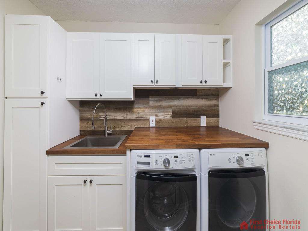 Island Retreat Unit A Washer and Dryer